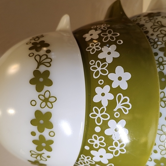 Vintage Pyrex primary Avocado color Cinderella nesting mixing bowl 444-4qt … - Picture 10 of 10